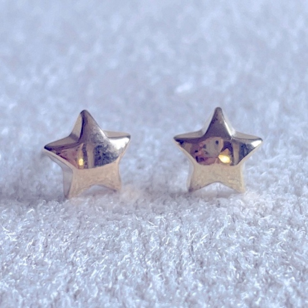 Stubby Star shaped gold earring studs